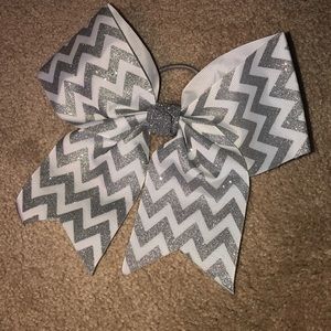 Cheer bow